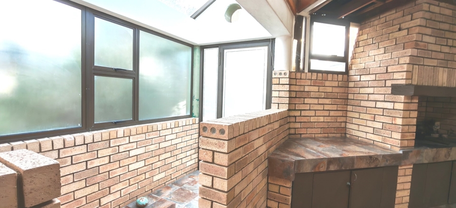 5 Bedroom Property for Sale in Dana Bay Western Cape